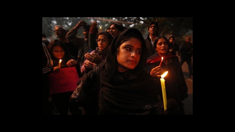 India, premier: Morte giovane violentata non sia vana