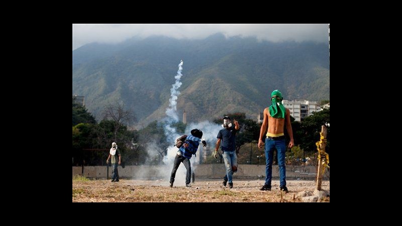 Venezuela, ucciso leader studenti a San Cristobal: vittime sagono a 22