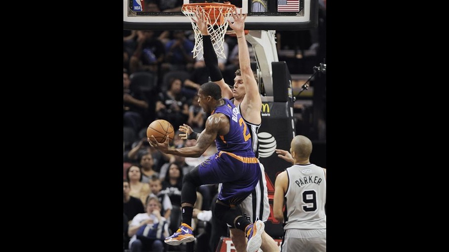 Nba, San Antonio batte Phoenix e blinda primo posto. Miami sorpassa Indiana