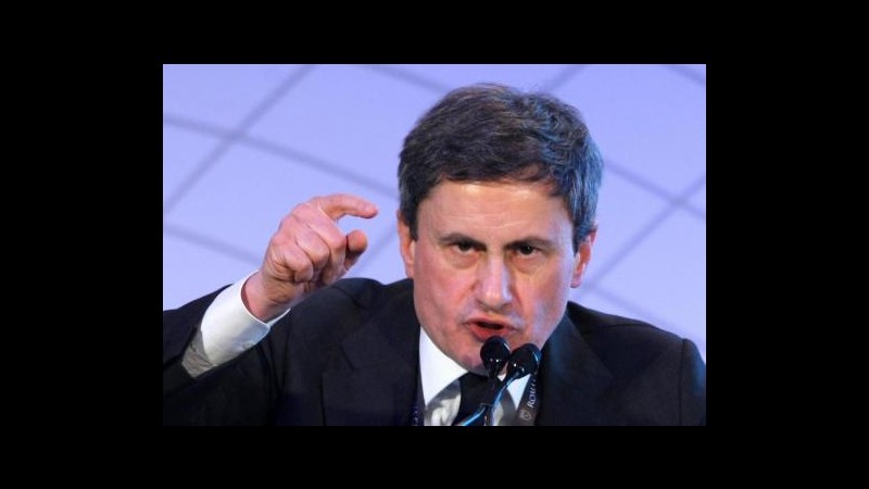Roma, indagato per appalti bus: Soldi per segretaria Alemanno