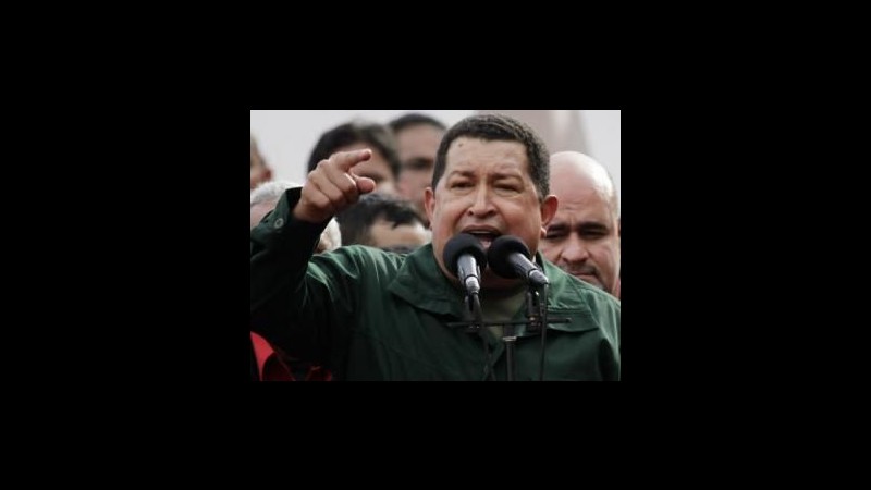 Venezuela, governo farà causa a El Pais per foto falsa di Chavez