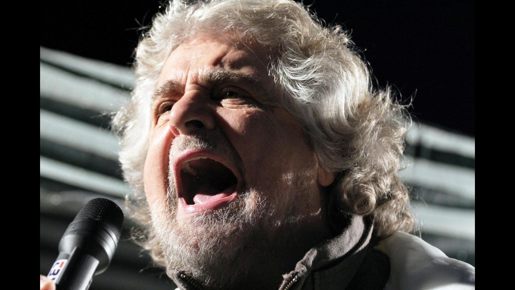 Mps, Grillo: Profumo indagato per frode, completamente inadatto