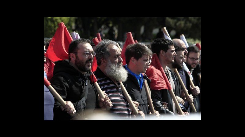 Grecia, sciopero: almeno 10mila in corteo ad Atene e a Salonicco