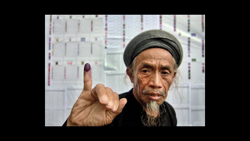 Indonesia, al via elezioni legislative: 187 milioni chiamati alle urne