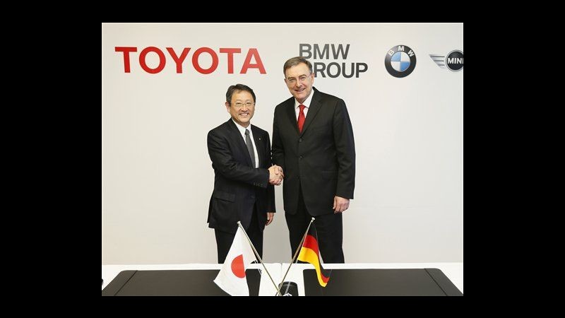Auto, accordo Toyota-Bmw a lungo termine per mobilità sostenibile