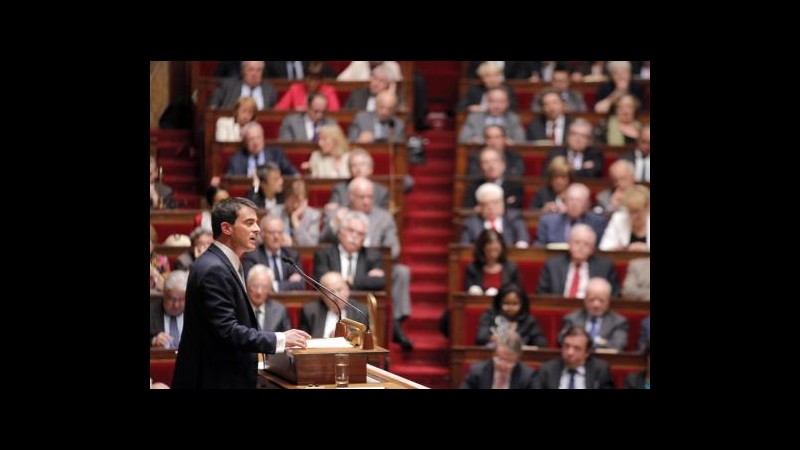 Francia, il governo Valls ottiene la fiducia