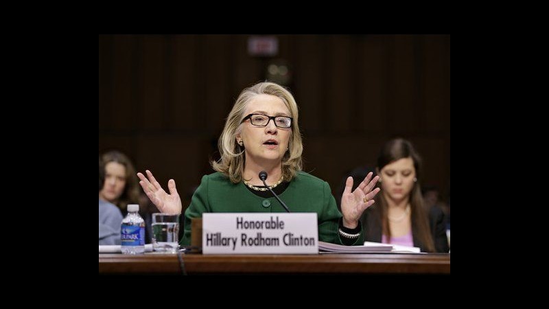 Attacco Bengasi, Clinton: Mia responsabilità. Poi si commuove