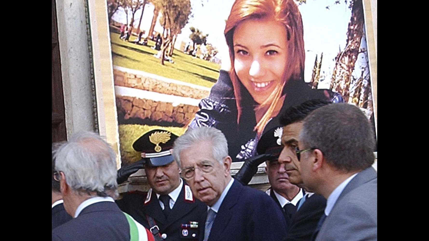 Monti: Passare dal G8 al funerale di Melissa Bassi fu uno choc