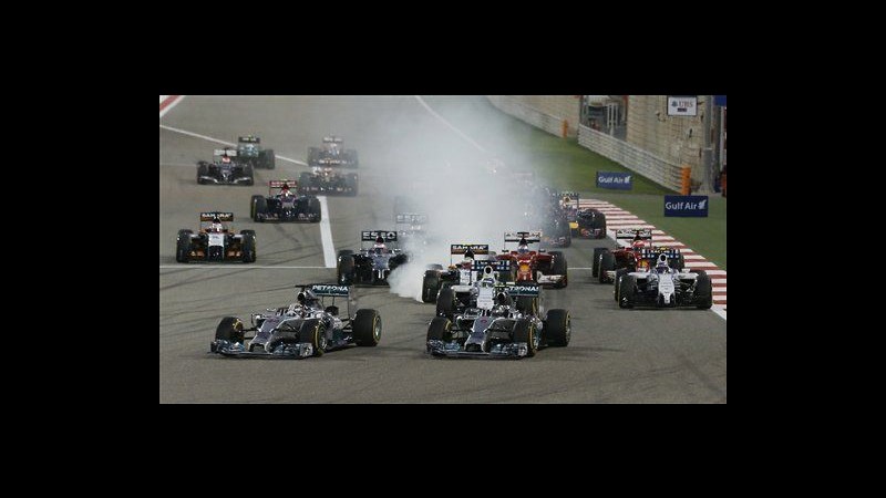 F1, Gp Bahrain: dominio Mercedes, vince Hamilton su Rosberg. Ferrari a picco