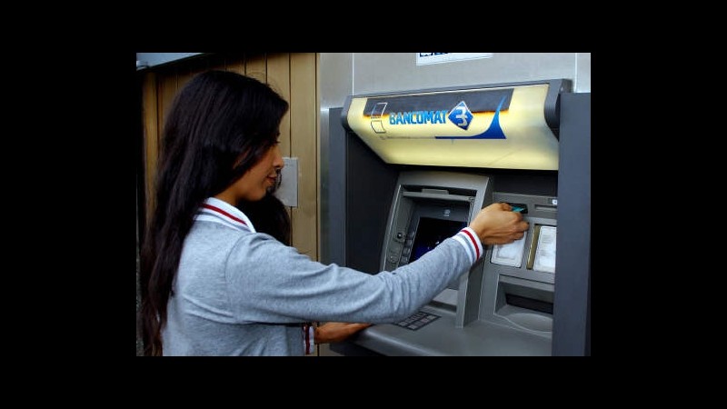 Reggio Emilia, nuova strategia furti bancomat: arriva il cash trapping