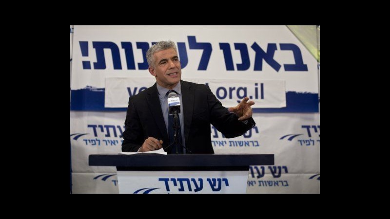 Israele, Netanyahu vince ma non sfonda, boom per i centristi di Lapid