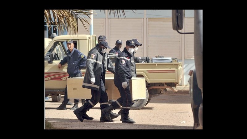 Algeria: Continua ricerca 5 ostaggi In Amenas, forse fuggiti in deserto