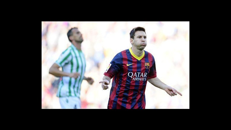 Liga, vincono Atletico e Barcellona.  Messi affonda il Betis. Poker Real