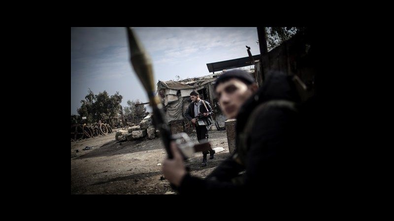 Mosca invierà aerei in Siria per evacuare cento cittadini russi