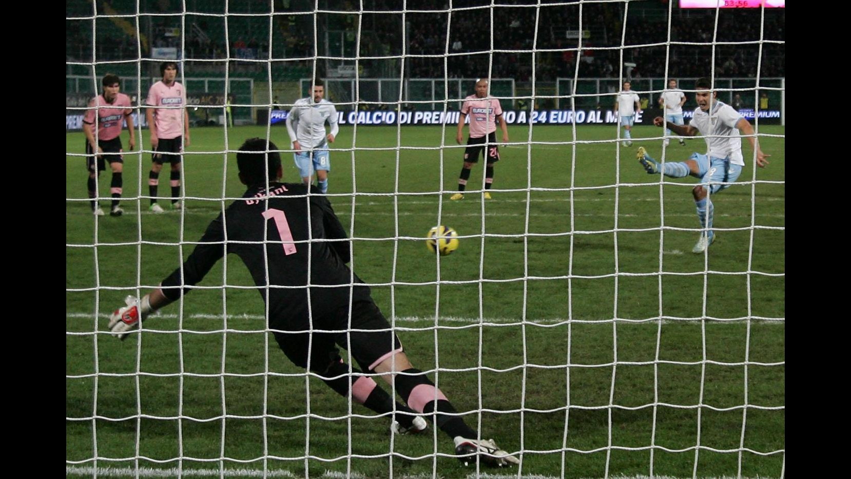Serie A, frena la Lazio bloccata dal Palermo sul 2-2