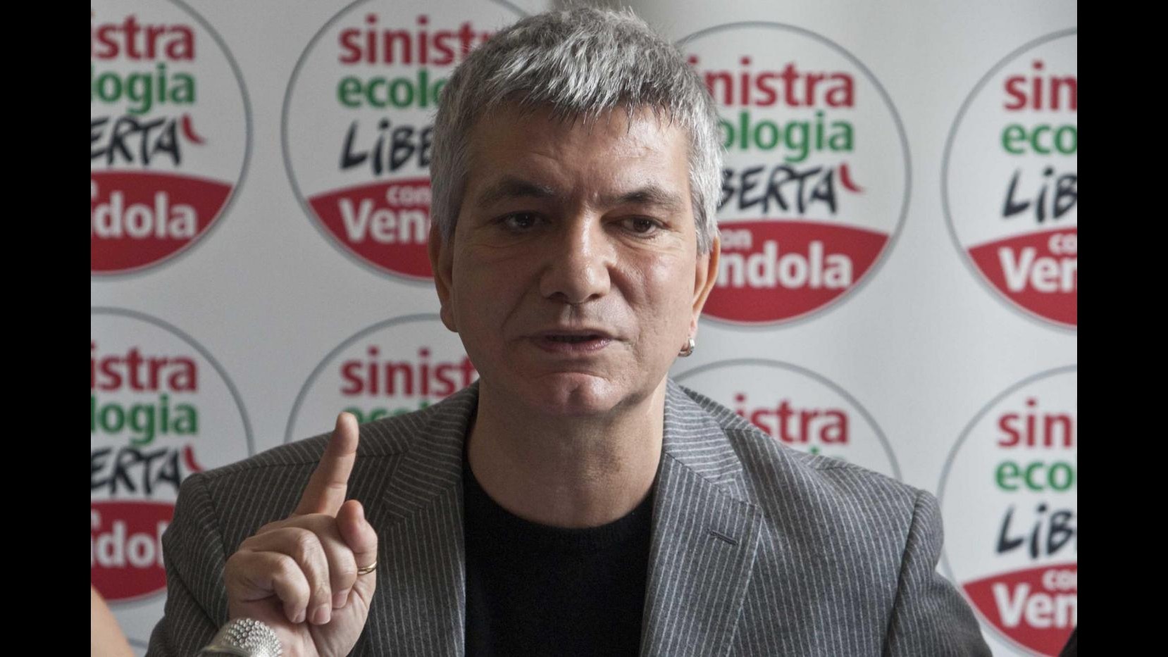 Vendola: Unica famiglia è uomo-donna? E sarei io il conservatore