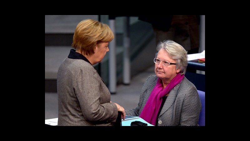 Germania, ministro Schavan accusata di plagio tesi si è dimessa