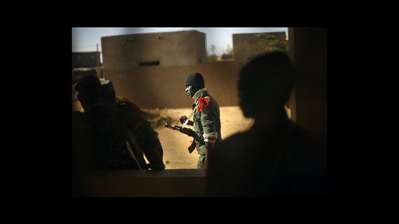 Mali, ex ambasciatore Usa: Parigi pagò 17 mln dollari per ostaggi