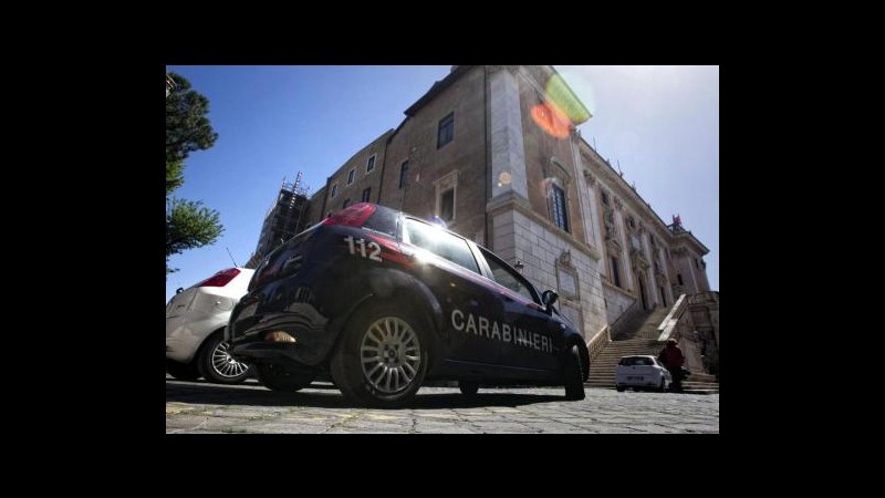 Roma, auto fuori strada: due morti e tre feriti