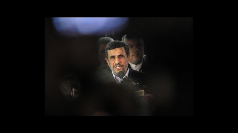 Iran, Ahmadinejad: Stop minacce da Usa, altrimenti colloqui insensati