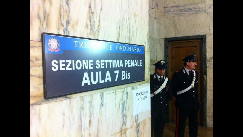 Caso Ruby, sì a legittimo impedimento: udienza rinviata a 11/2