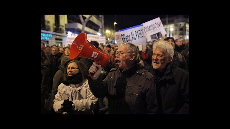 Spagna, proteste contro Rajoy per presunti fondi neri