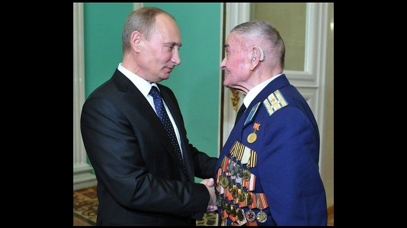 Russia, 70 anni fa la battaglia di Stalingrado: Putin a commemorazioni