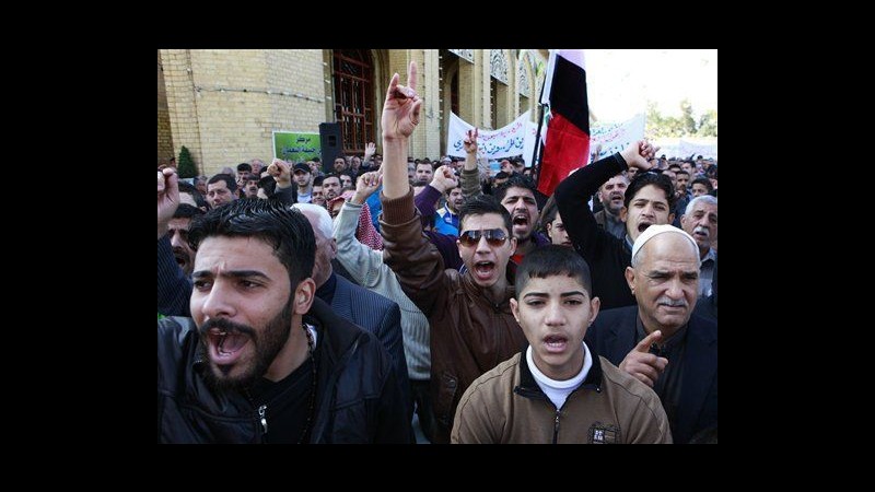 Iraq, migliaia di sunniti manifestano in diverse città contro governo
