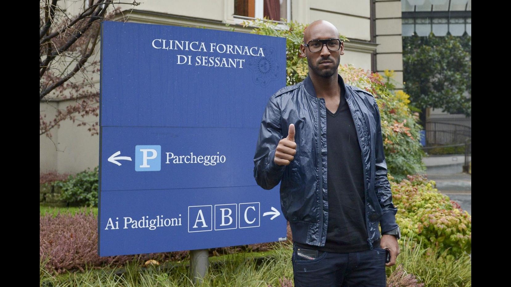Anelka ufficiale alla Juve: Orgoglioso di vestire la maglia bianconera