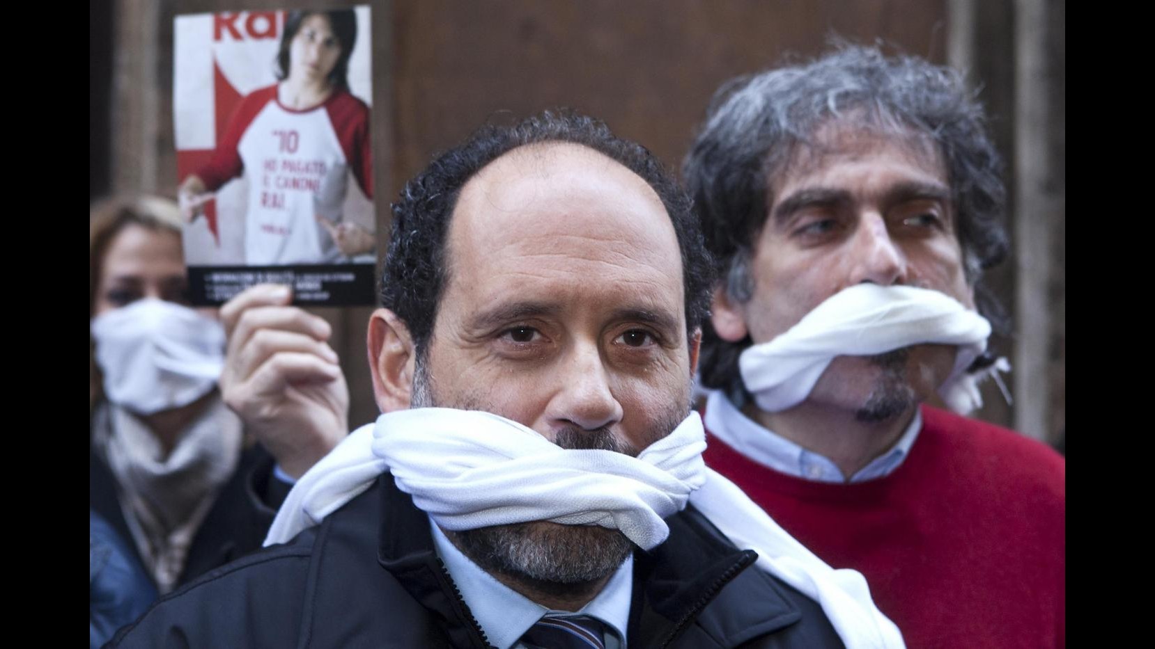 Ingroia al sit-in protesta contro Vigilanza Rai: Decisione scandalosa