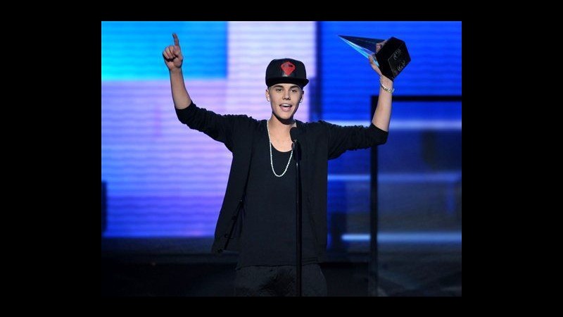 Bieber contro paparazzo, giudici appello chiedono revisione sentenza