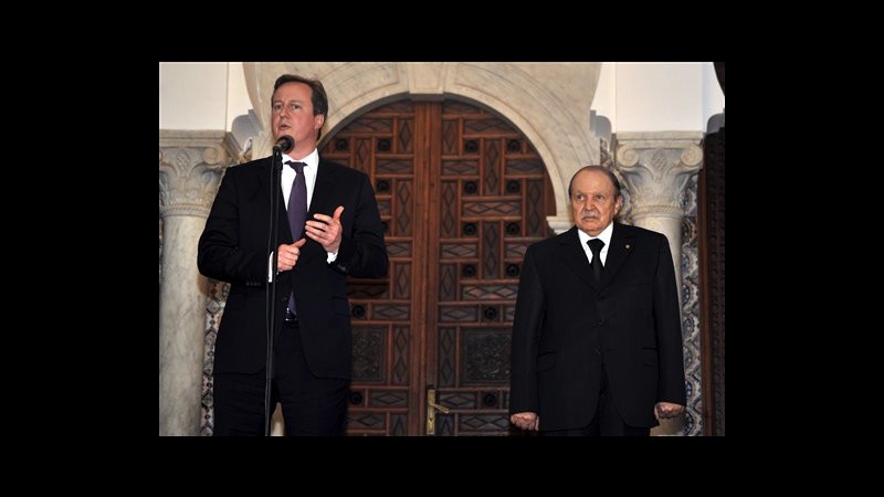 Visita a sorpresa di Cameron in Libia: terrà colloqui su sicurezza