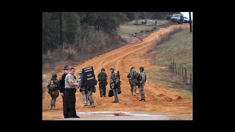 Alabama, rapitore ancora asserragliato in bunker con bambino ostaggio