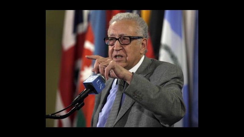 Siria, Brahimi: In corso distruzione del Paese pezzo dopo pezzo