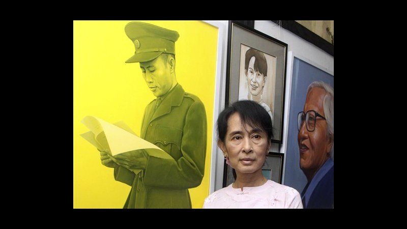 Sud Corea, Suu Kyi incontrerà a Seul presidente eletta Park Geun-hye