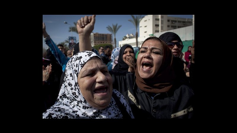 Egitto, Morsi convoca voto Parlamento ad aprile, opposizione contesta