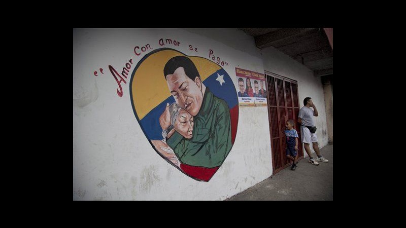Venezuela: Per Chavez ancora problemi respiratori, prosegue cure