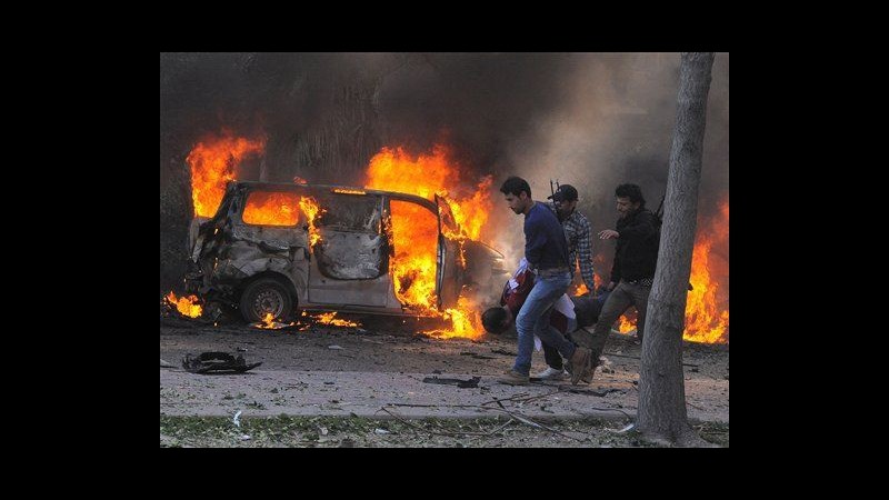 Siria,  autobombe a Damasco: 53 morti, oltre 200 feriti