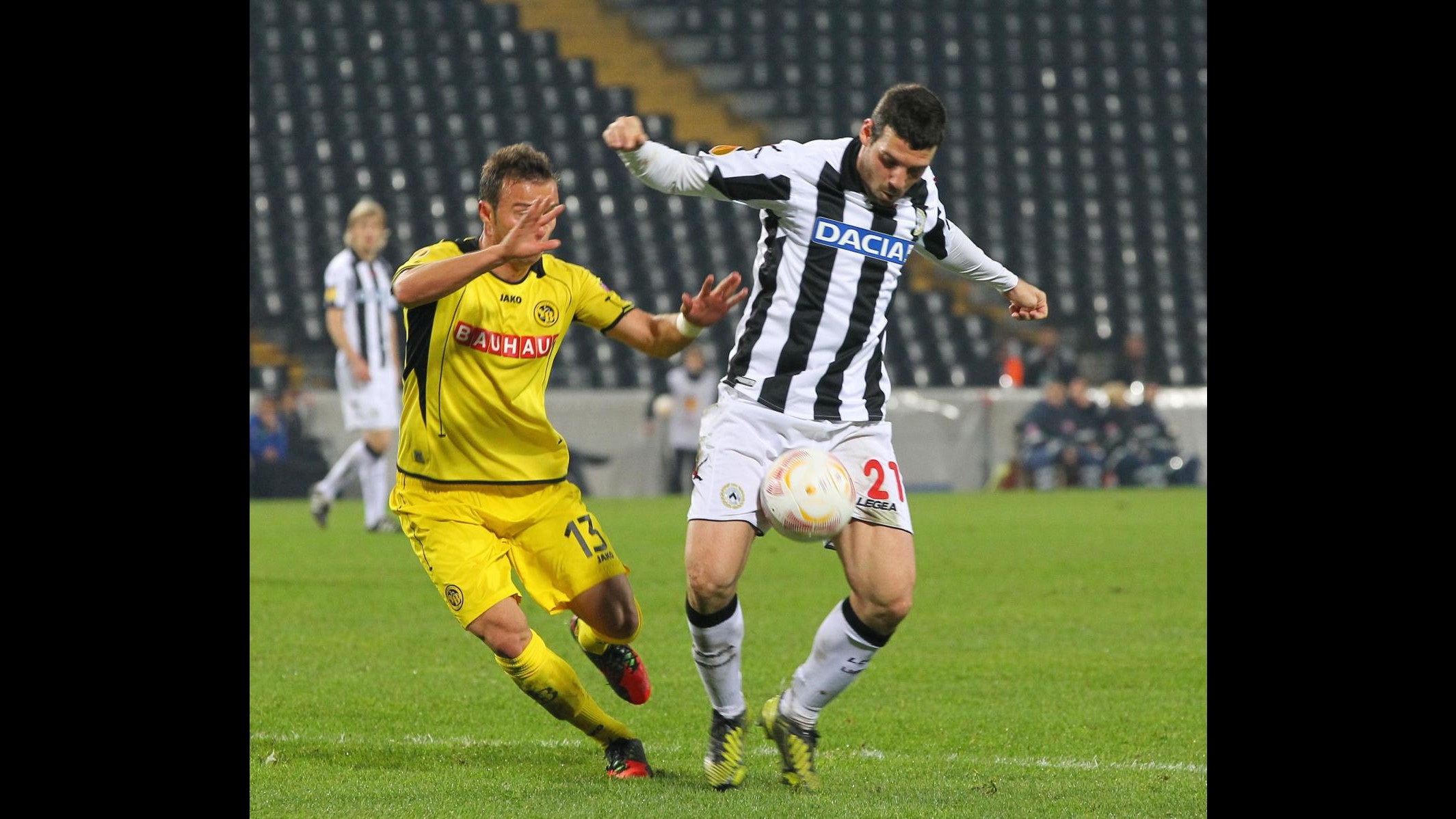 Udinese, infortunio al ginocchio per Lazzari: out almeno un mese