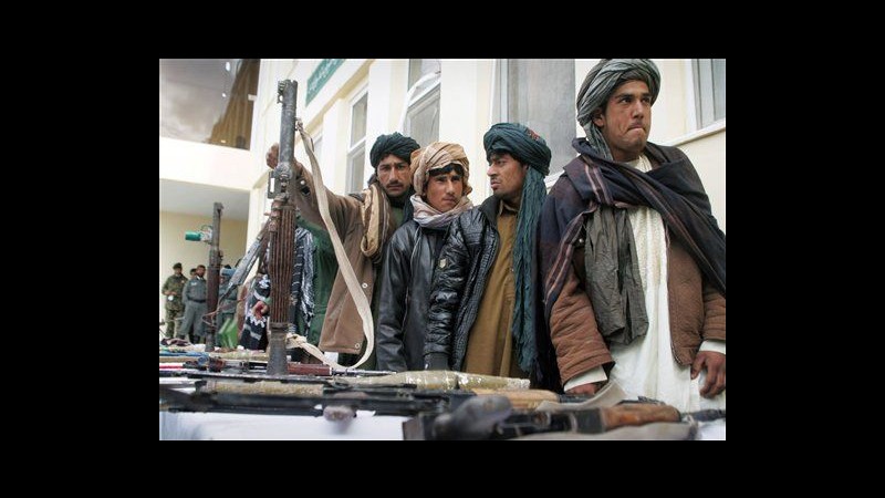 Afghanistan, Karzai vieta richieste di raid aerei su zone abitate