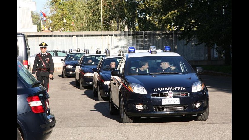 Cuneo, rubavano armi e prodotti in supermercati: 10 arresti