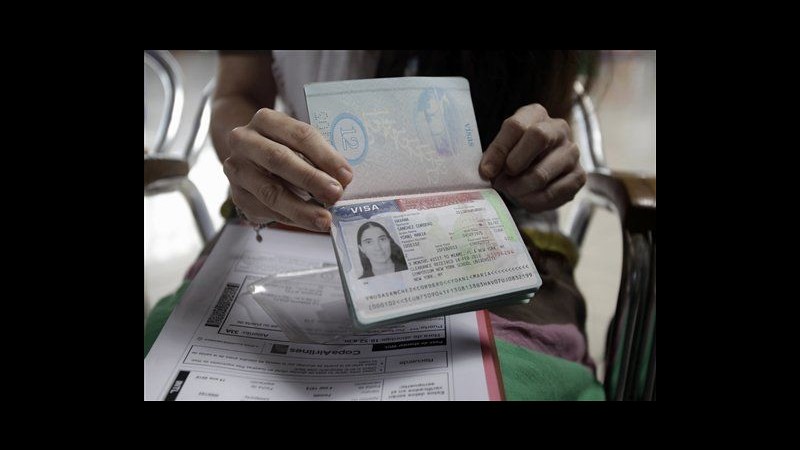 Yoani Sanchez lascia Cuba e parte per tour all’estero di tre mesi