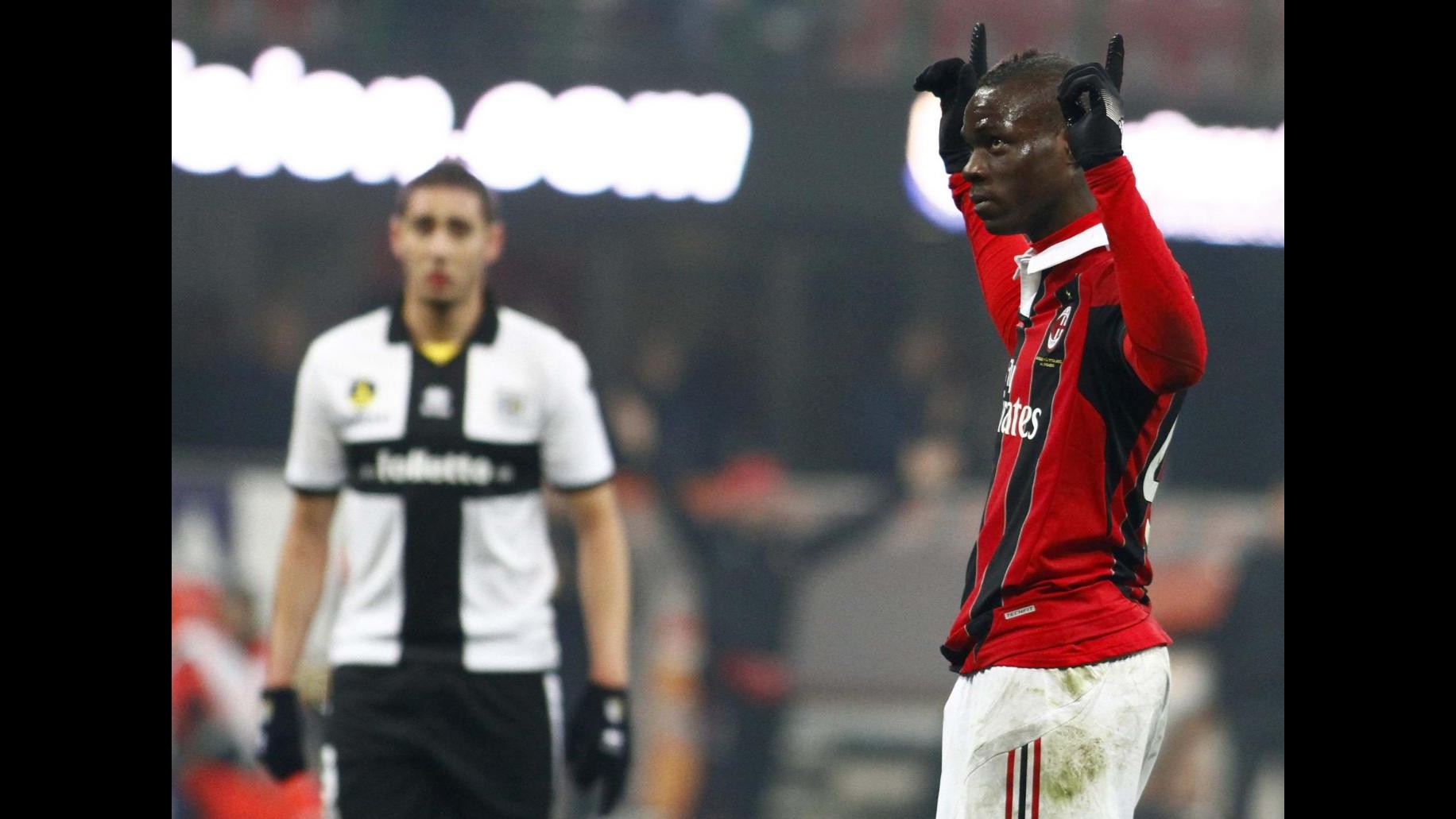 Ancora Balotelli: Milan batte Parma 2-1 ed aggancia Lazio al 3° posto