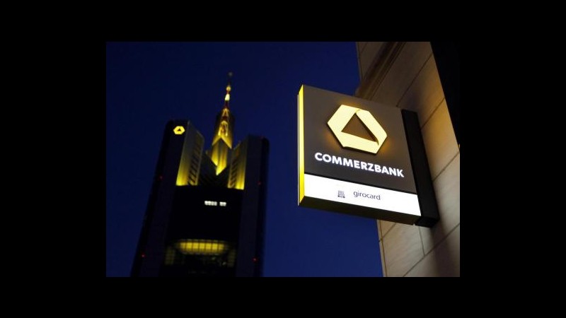 Commerzbank, utile 2012 azzerato, perdita di 716 mln in IV trimestre