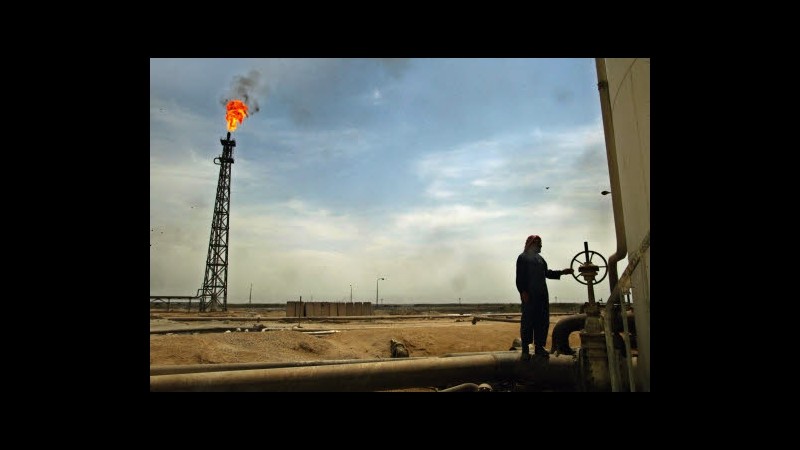 Petrolio cala sotto 97 dollari in Asia su frenata Pil eurozona