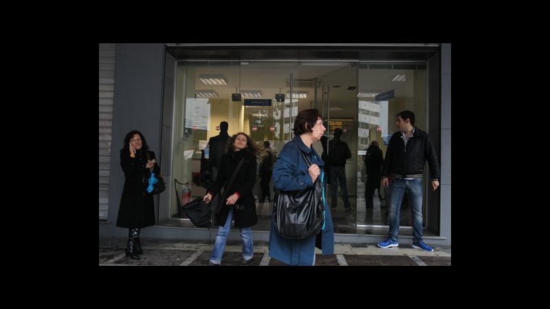 Grecia, pensionati marciano ad Atene in protesta contro aumenti tasse