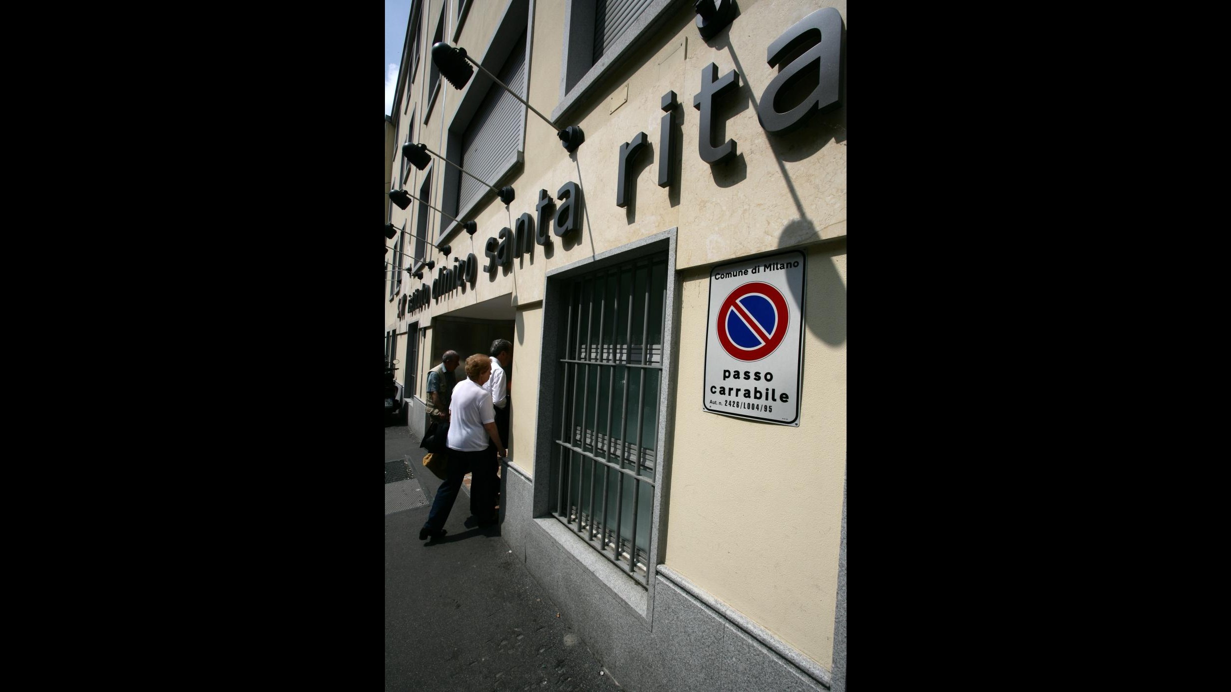 Milano, ergastolo per ex primario Brega Massone. Arrestato dopo sentenza per pericolo di fuga