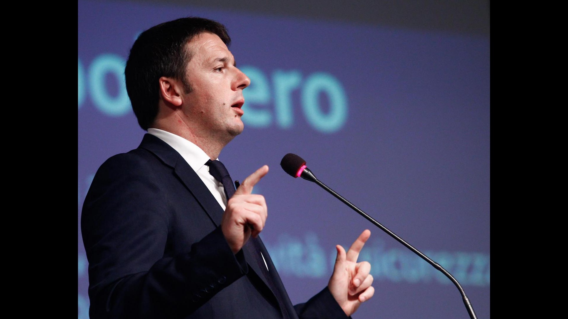 Def, Renzi: Impegni mantenuti, paga chi non ha mai pagato. No manovra correttiva