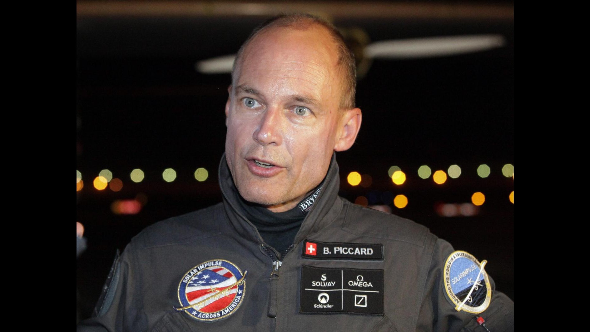 Presentato Solar Impulse 2: aereo solare per volo intorno al mondo