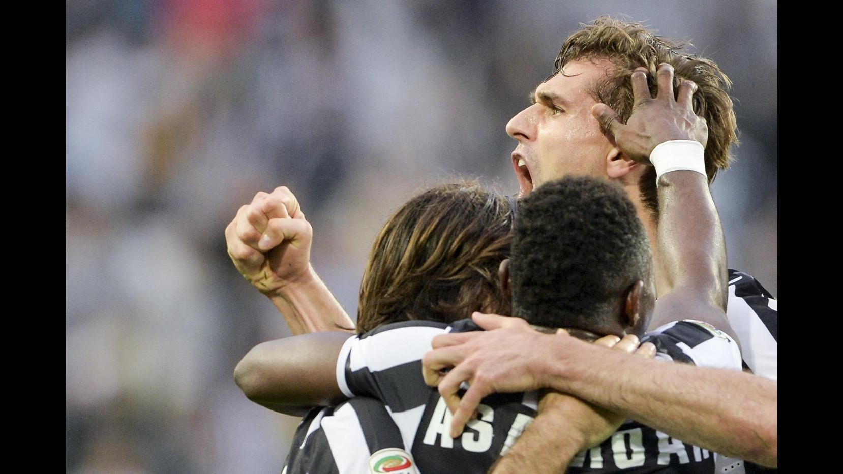 Serie A, Re Leone sbrana il Livorno: doppio Llorente e Juve torna a +8 su Roma